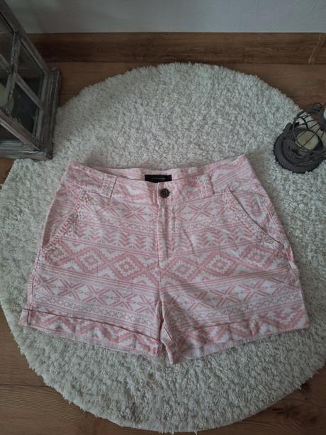 Šortky, atmosphere,s