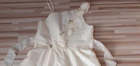 Príležitostné šaty, 140