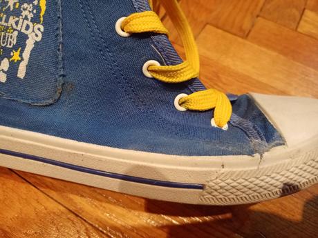 Platené tenisky, 34