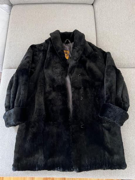 Čierny kožuch kara, 