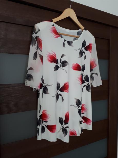 Kvetovaná blúzka, 42