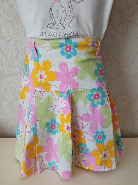 Dievčenská kvetovaná skladaná sukňa (98-104), 98