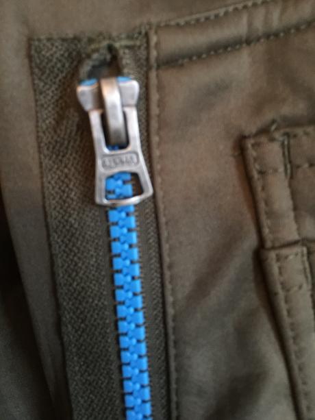 Alpha industries bombera s azurovo modrym zipsom, xs