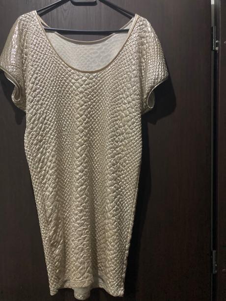 Zlate elegantne saty, m