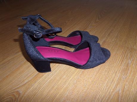 Zamatové sandále, next,41