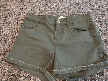 Zelené kraťasy, h&m,36