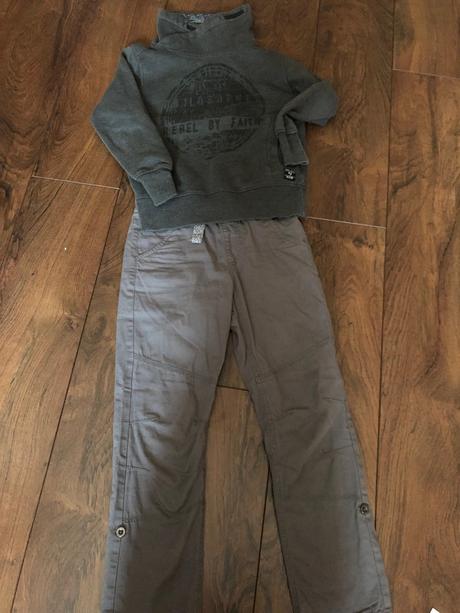 Chlapčenské sivé nohavice + mikina, 140