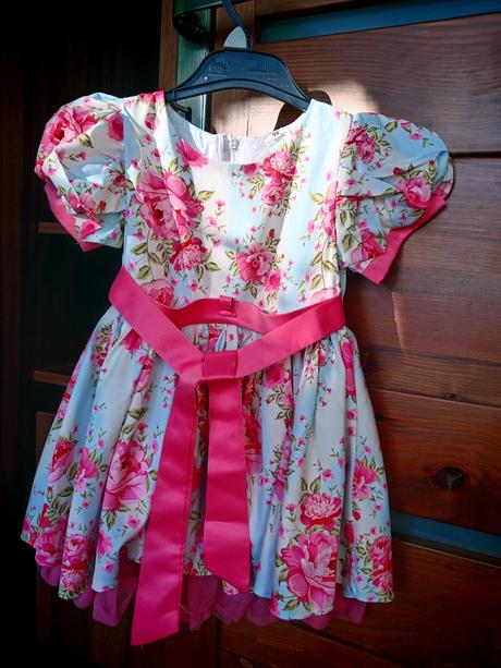 Spoločenské šaty pre dievčatká, 98