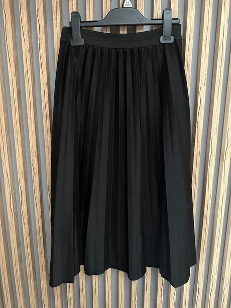 Plisovaná midi sukňa, s