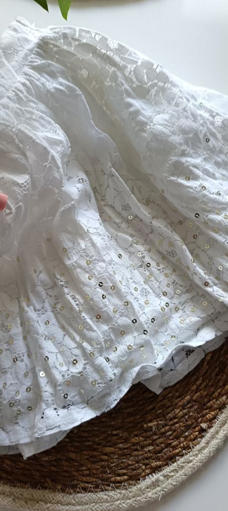 Nádherná biela sviatočná suknička, benetton,140