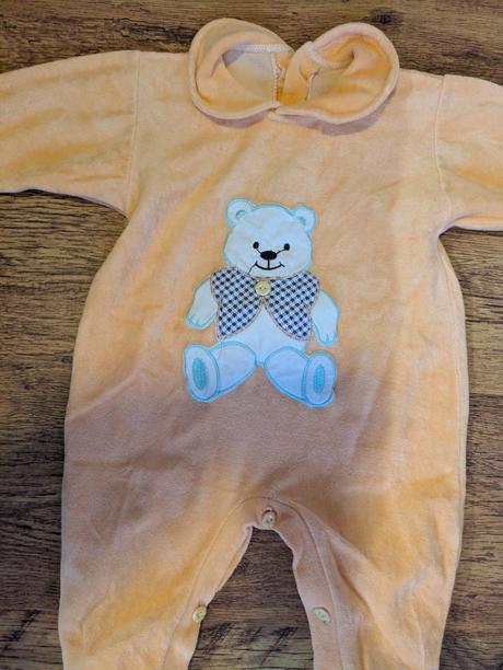 Zamatovy overal macko, 68