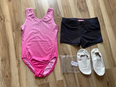 Gymnasticky dres decathlon + zadarmo cvicky, 116