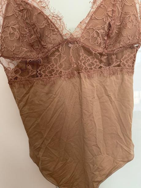 Čipkované body pieces, m