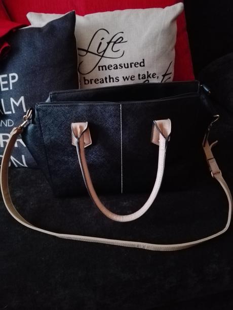 Kabelka zn. atmosphere, atmosphere