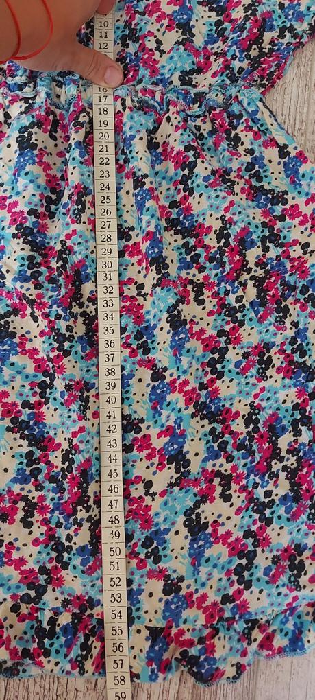 Letné kvietkové šatky s odhalenými ramenami, s