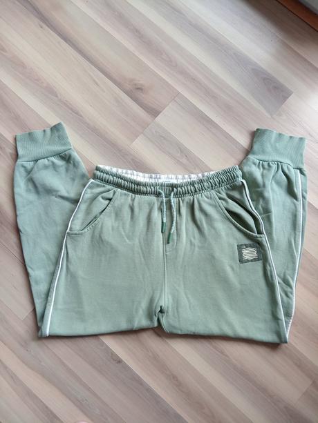 Tepláky 164/170, reserved,164