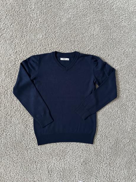 Reserverd svetrík, reserved,140