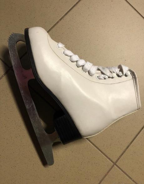 Korčule na ľad, 35