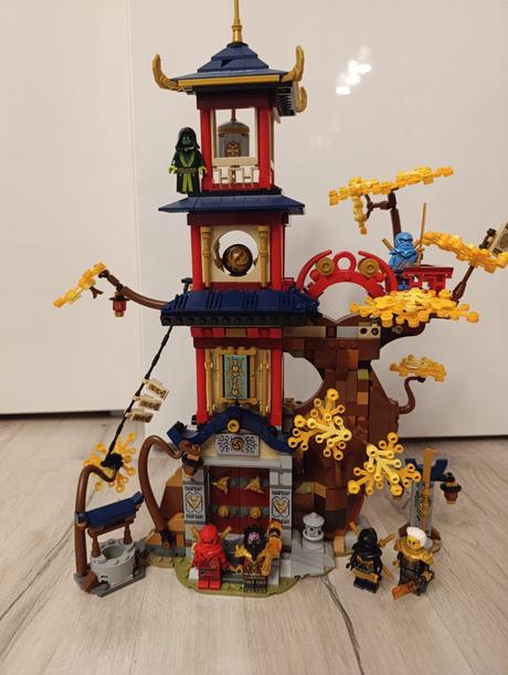 Lego chrám dračích energetických jadier,