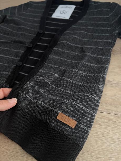 Sveter, reserved,122