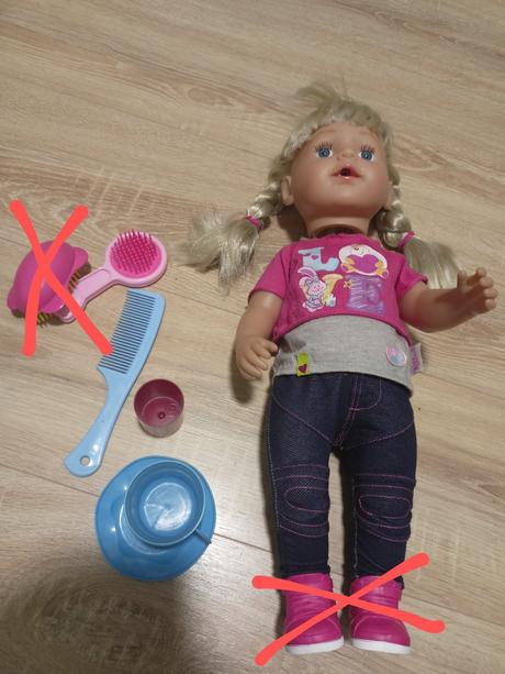 Zlomená sestrička baby born, 