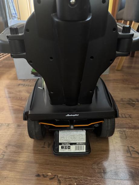 Odrážadlo autíčko lamborghini,