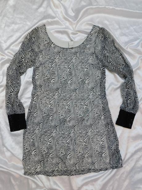 Kvalitne pekne saty na slavnost, 36