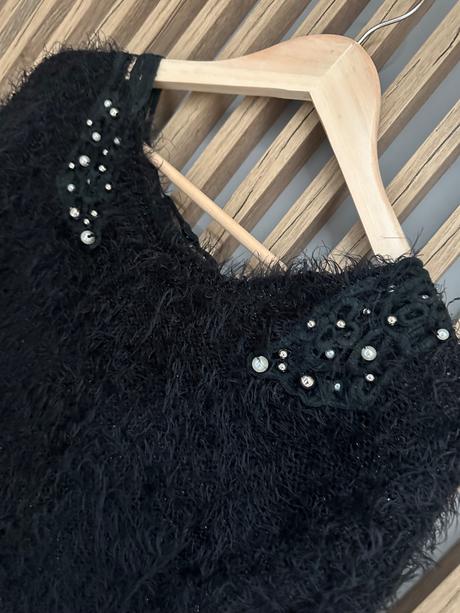 Teplý pulóver s perlami, s