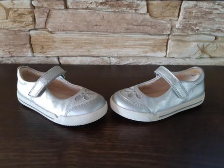 Kvalitné celokozenne topanocky, clarks,25