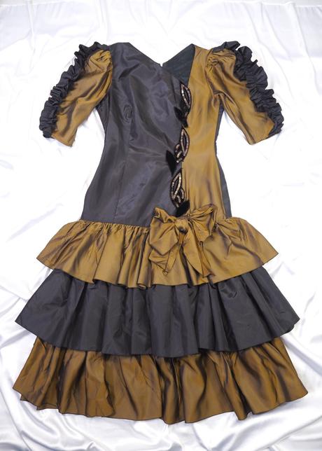 Luxusné vintage šaty na ples/karneval, 38