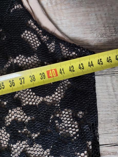 Čierno béžové čipkované šaty, m