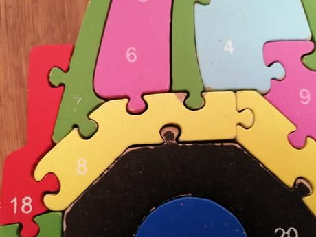 Puzzle drevený traktor,