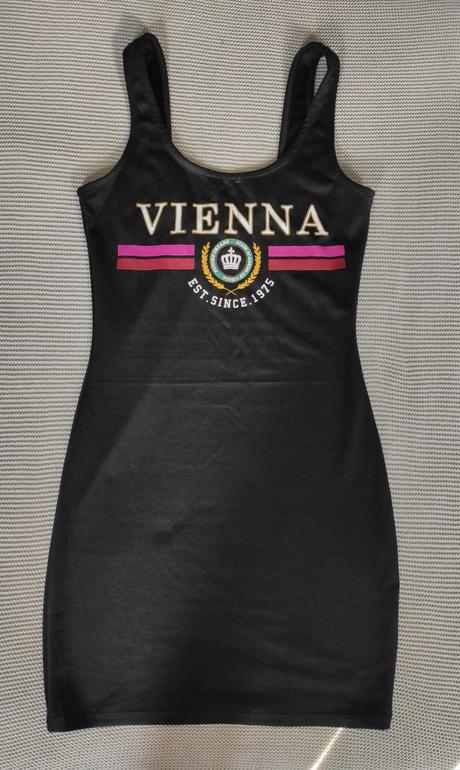 Minišaty s nápisom, 36