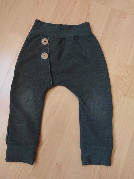 Pudlové tepláčky, 86