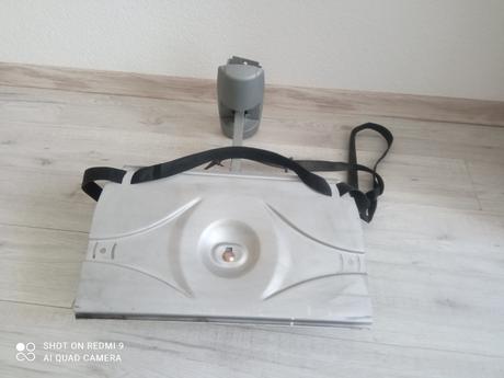 Retro stojan na televízor, 