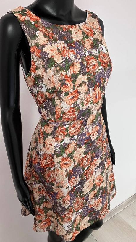 Kvetované letné šaty na široké ramienka (s), s