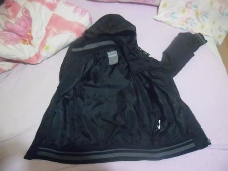 Čierna prechodná bunda, 134