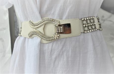 Biely elastický opasok, 