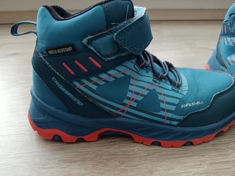 Nepremokavé topánky, 33