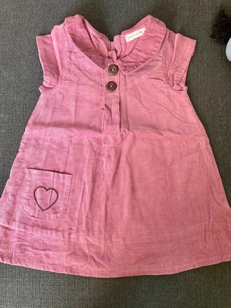 Menčestrové šaty, 74