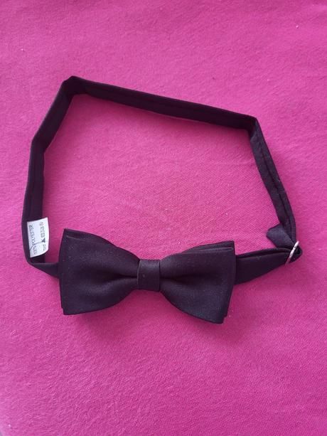 Čierny nastaviteľný motýlik, 