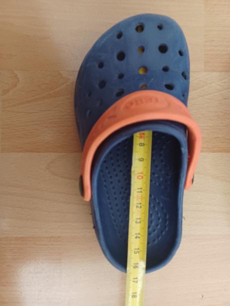 Kroksy, slapky k vode, 25