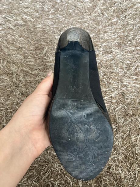 Čierne lodičky, 39