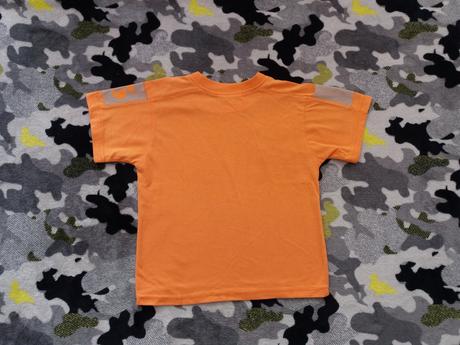 Tričko s číslom 5, 104