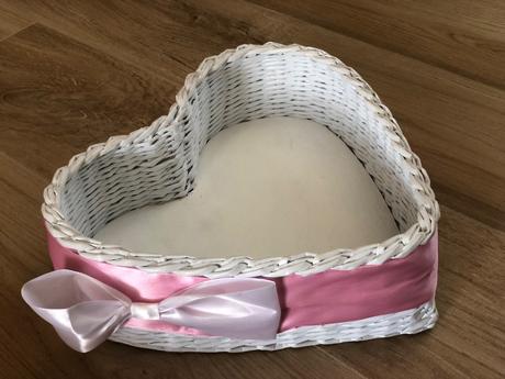 Handmade ružičky v srdiečkovom košíku, 