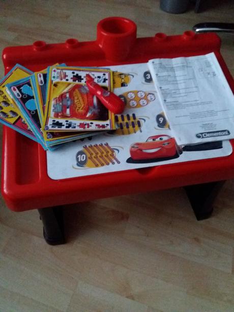 Vzdelávací stolček s elektronickým perom,