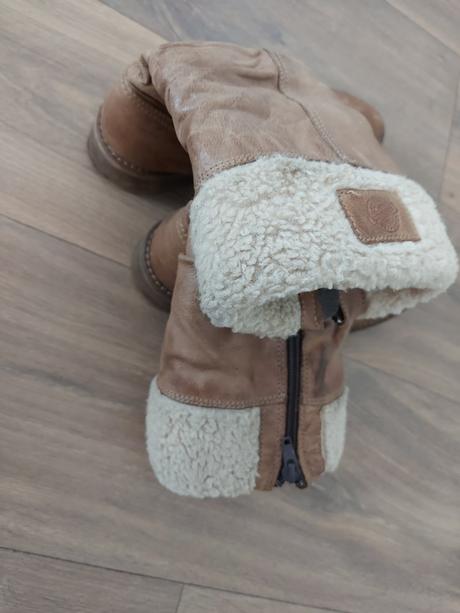 Dievcenske cizmy, 35