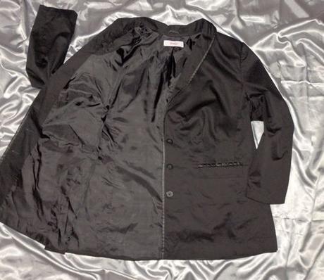 Luxusný čierny kostým, 56