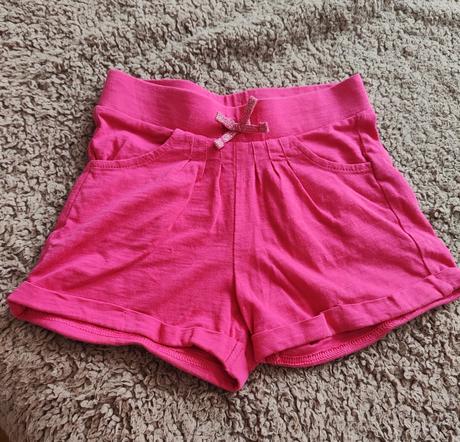 Šortky, f&f,110