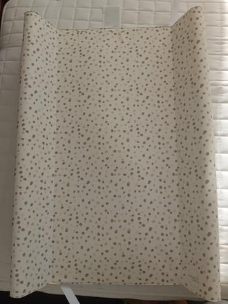 Pevná prebaľovacia podložka ceba 50x70 cm, 